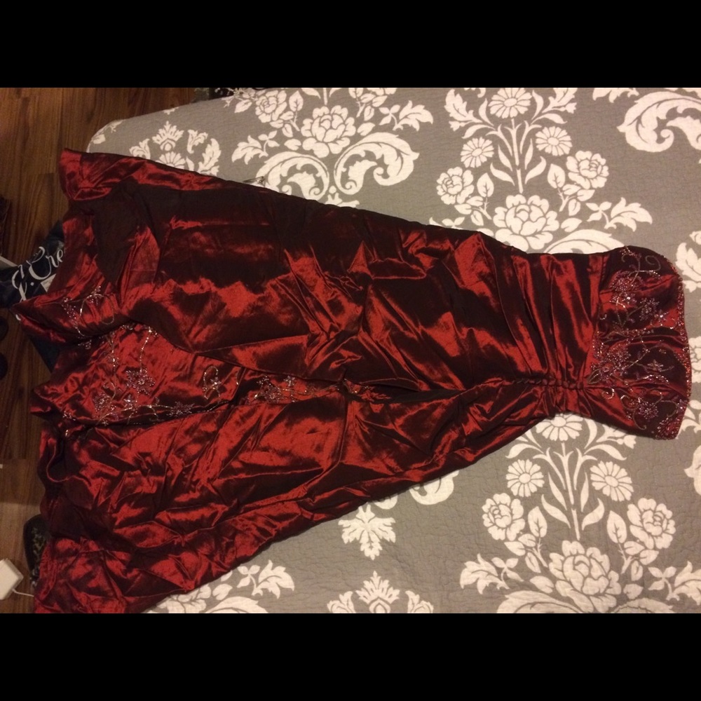 Prom or quince dress. Red wine color. 00 XS petite